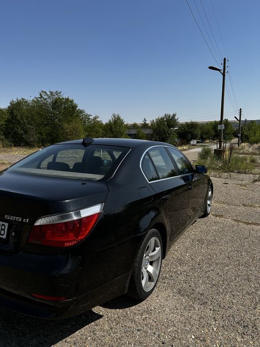 Продава се Бмв е60 525д