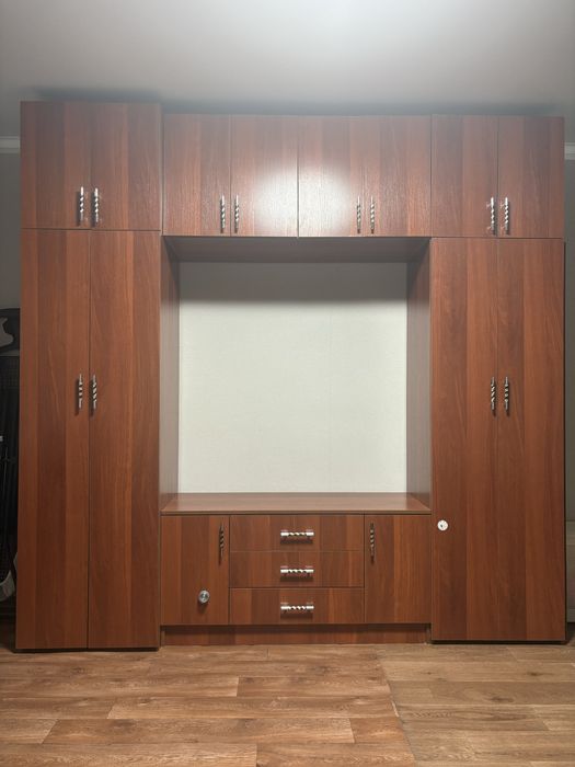 Стенка в гостиную