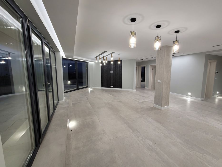 Apartament penthouse semifinisat !!!