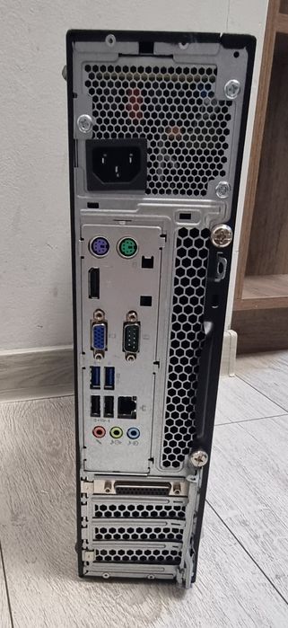 Настолен компютър Lenovo ThinkCentre  M700