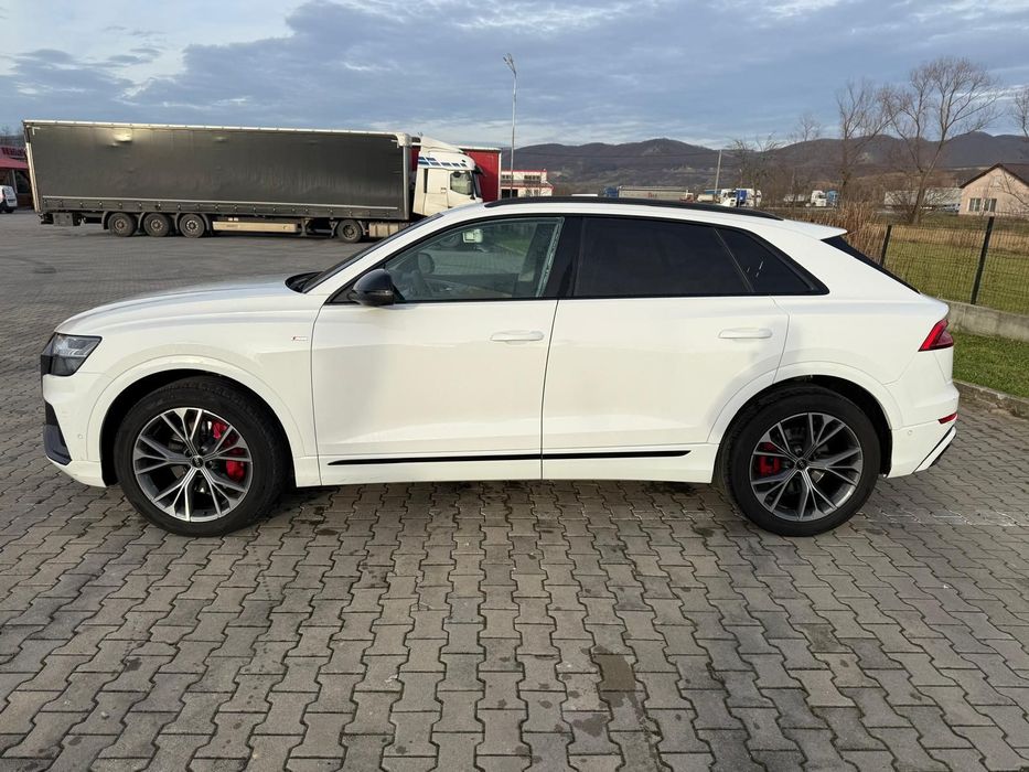 Audi Q8 2022 benzină, 48.000 € — imagine 4