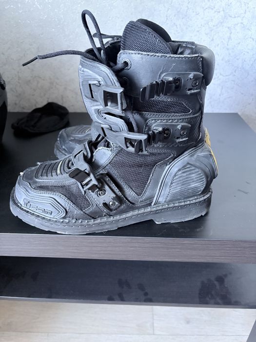 Продам icon field armor boots