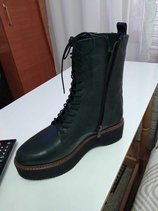 Ghete de damă din piele de culoare verde-petrol cu fermoar