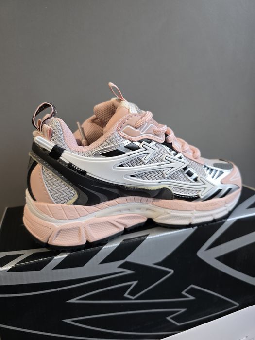 OFF-WHITE be Right back 37 si 38 noi!