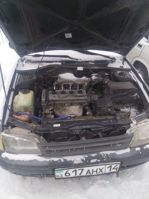 Тойота Карина е. На ходу.