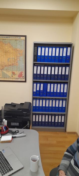 Офисная мебель шкафы столы