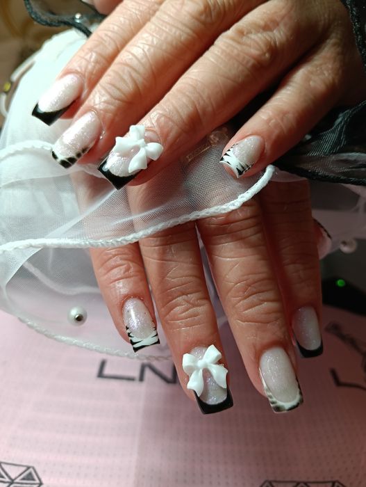 Iubitoare de unghiute