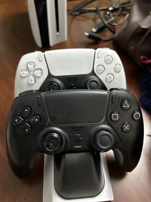 Продам пс 5 срочноо