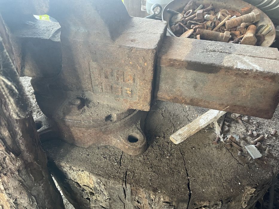 Продам тиски СССР