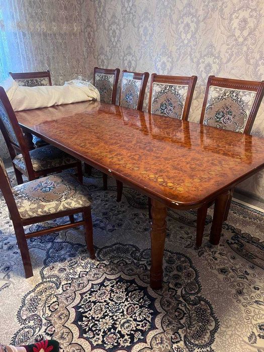 стол и 8 стульев