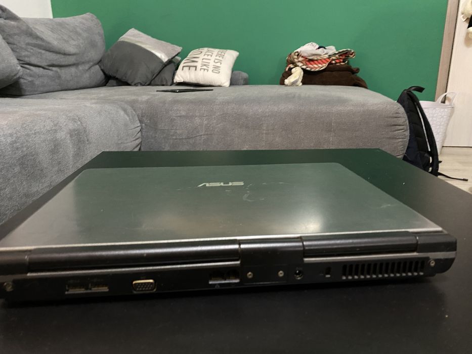 Asus  X51L , 150GB SSD; 2 GB DDR