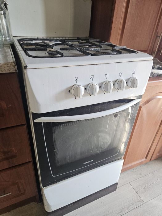 Срочно продам газ, за 1200 духовка работает0