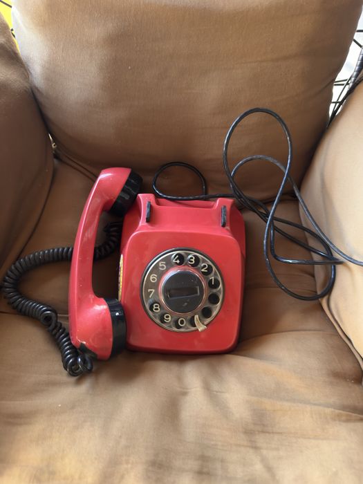 Телефон с шайба - червен