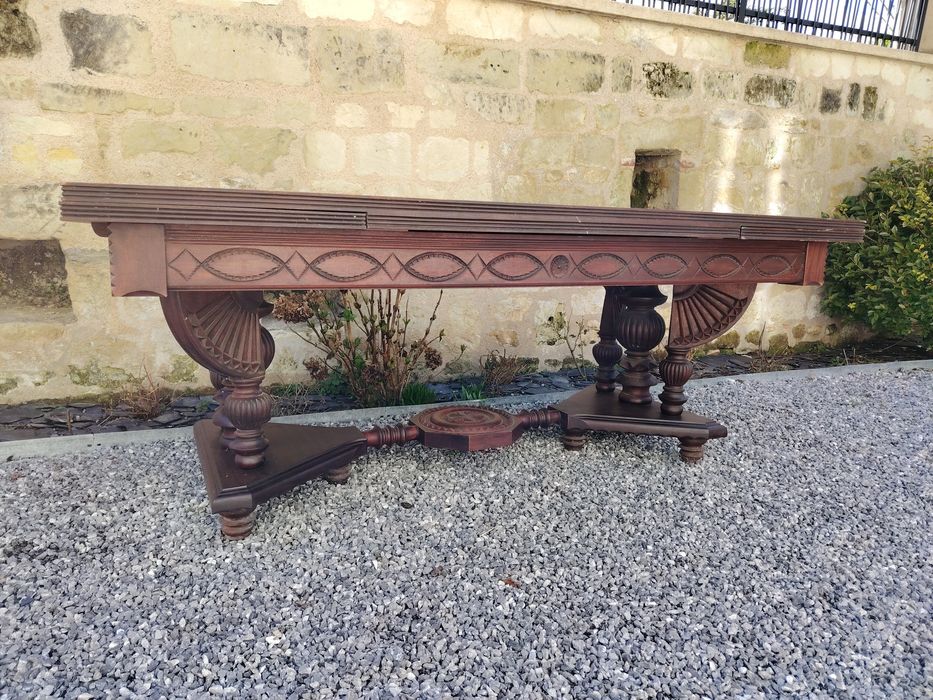 Masa din lemn masiv de mahon, mobilier din lemn