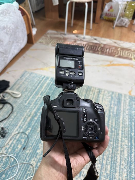 Camera Canon E1100D