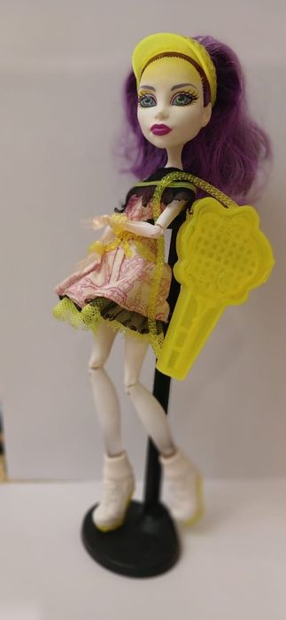 Продаю куклы монстер хай