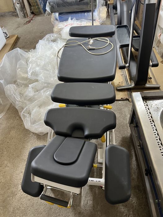 Стол для мануальной терапии Manuthera 242Е Chiro