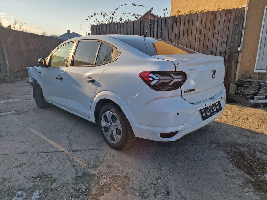 Logan 2021 GPL avariat