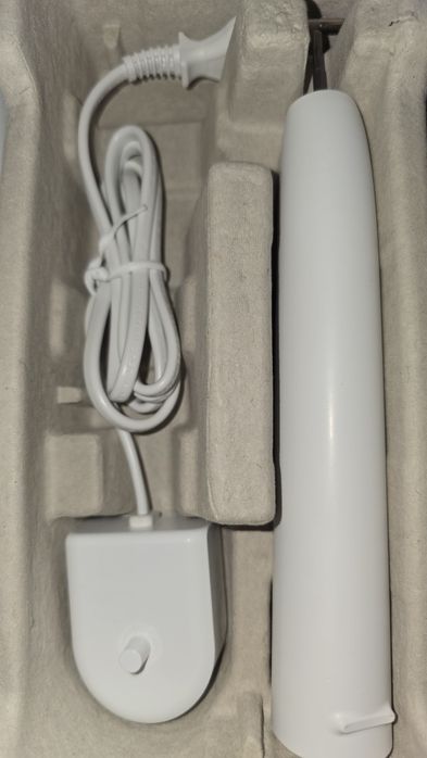 Philips Sonicare ExpertClean 7300 cu un mic defect estetic