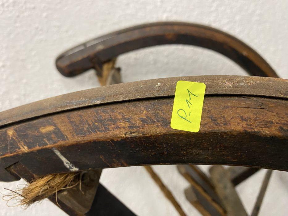 Стара френска шейна от масивно дърво и ковано желязо