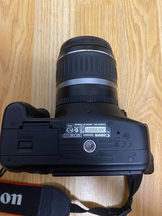 Canon 600D obiectiv 18-55mm F3.5