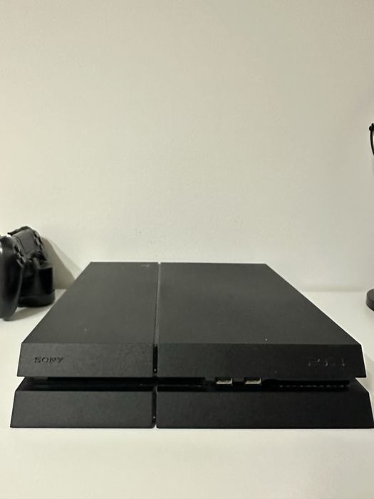 Vand Ps4+jocuri!