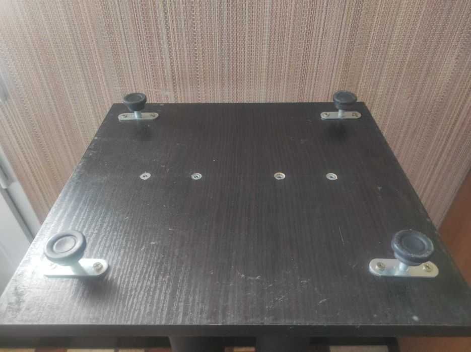 Подставки под акустику