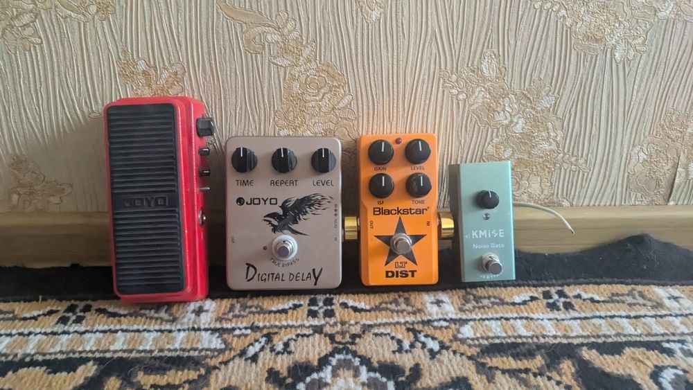 Продаю педаль эффектов для электрогитары