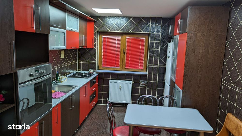 Proprietar, inchiriez 3 camere cu 2 bai