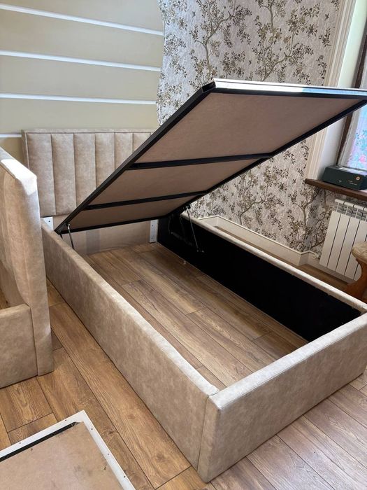 Shkaf kravat yangi 8shlatilmagan