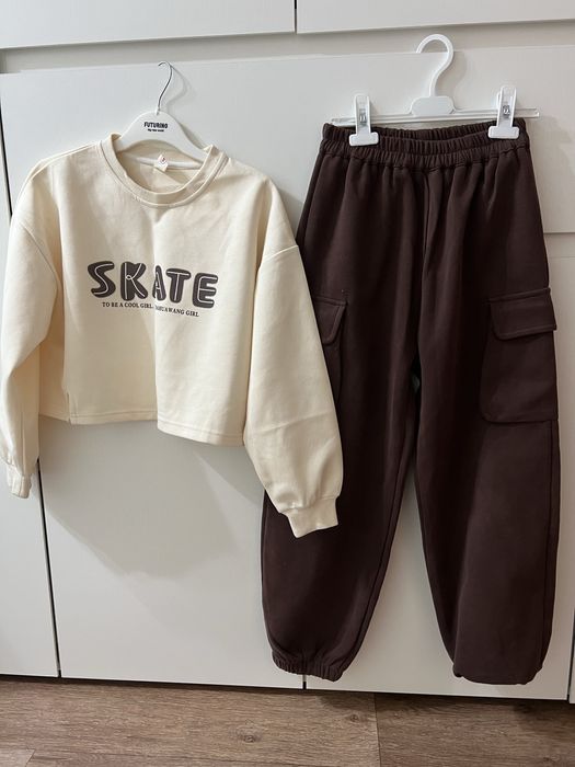 Продам детскую одежду по 1500 тенге.