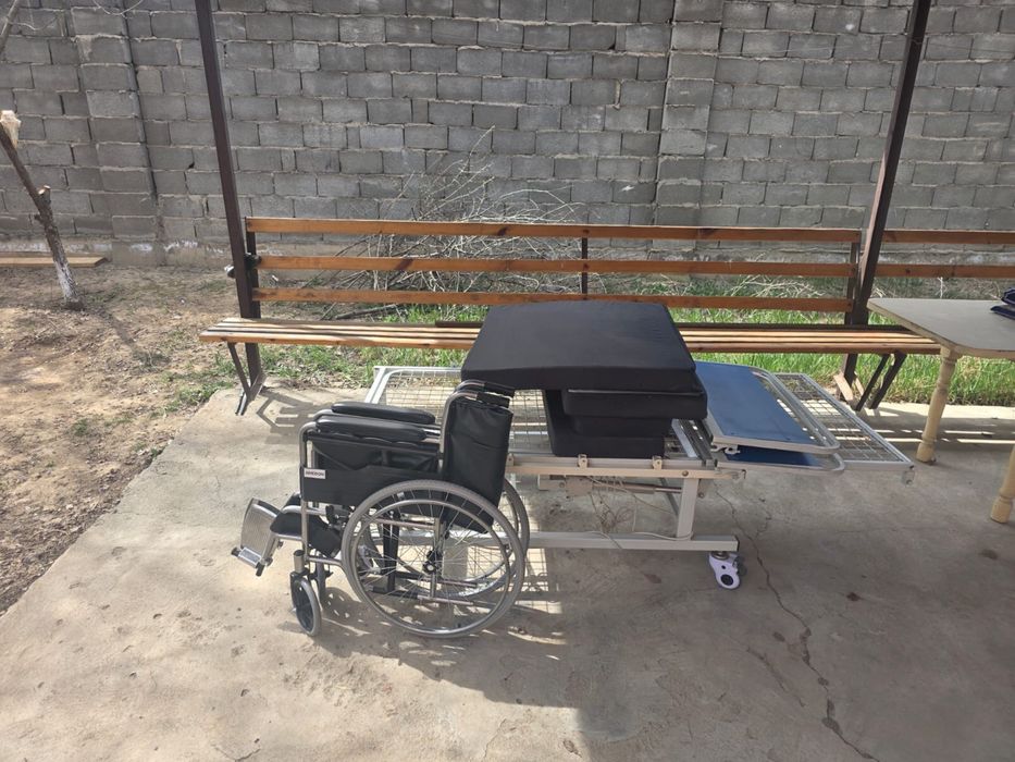 Коляска инвалидная с диваном