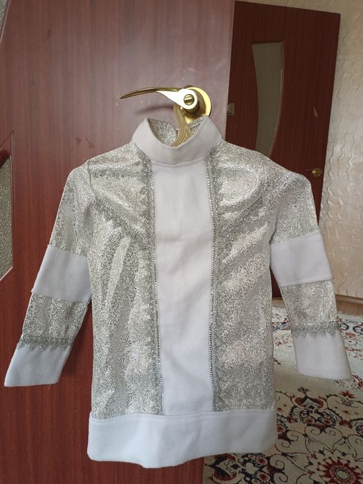 Продаю новогодние костюмы