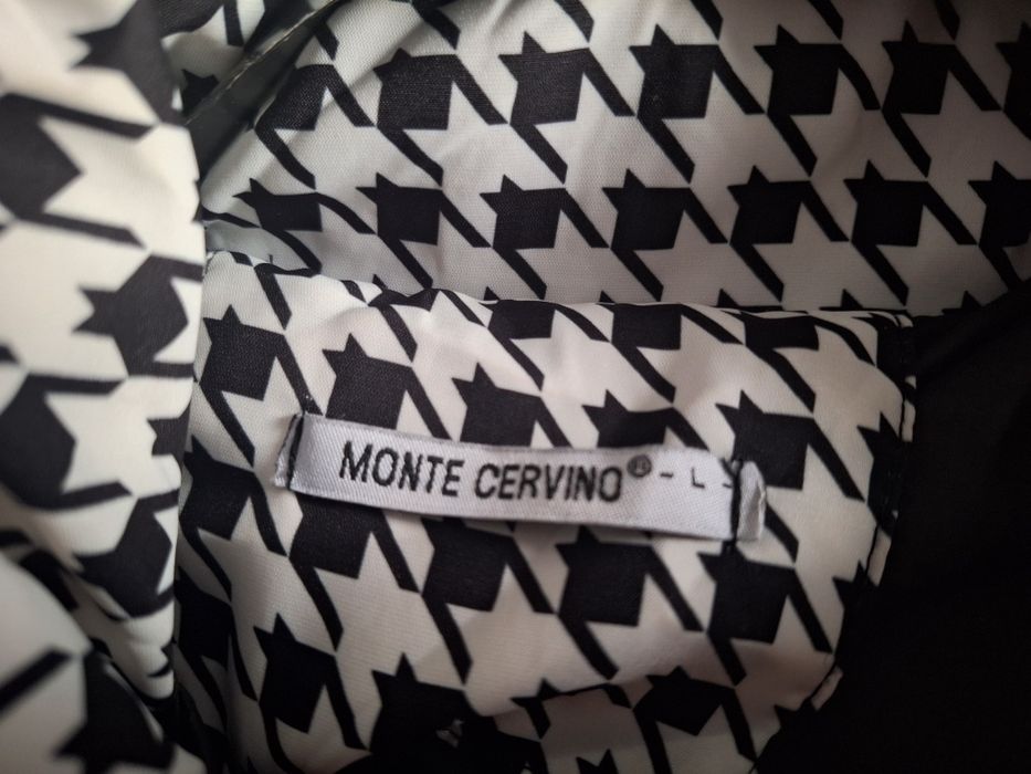 Дамско  яке  с качулка