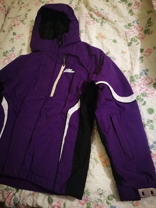 Продавам детско ски яке 35 лв