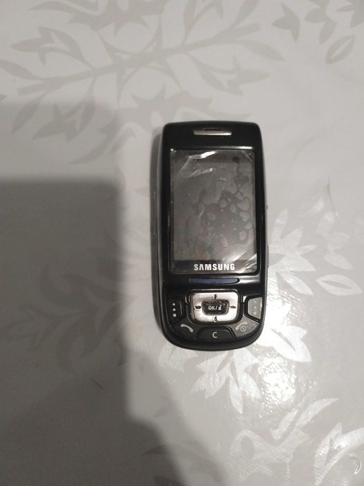 Самсунг D 500 не