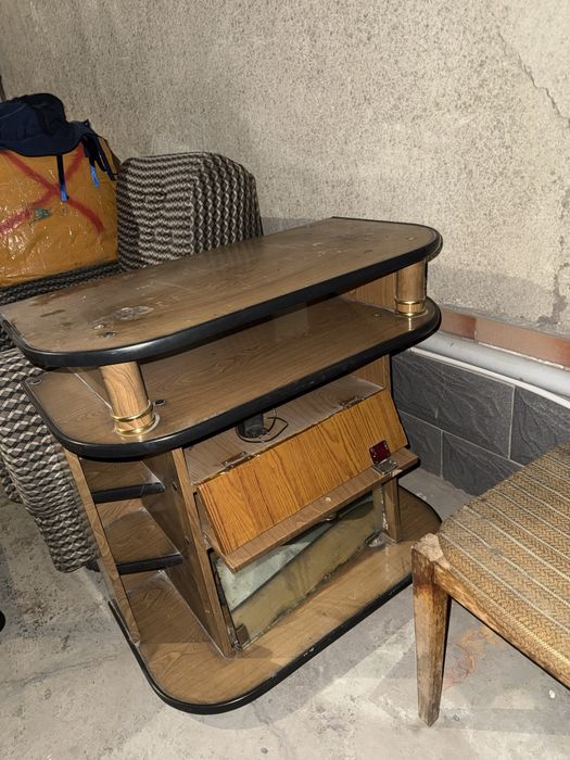 Отдам даром подставки под телевизор