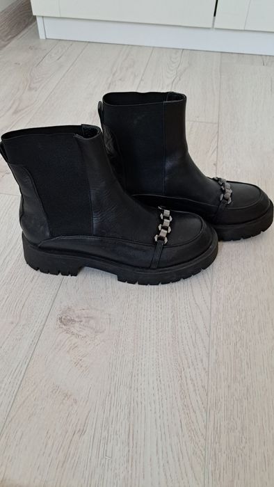 Vând ghete piele marca Eva Longoria