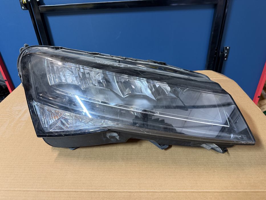 Far dreapta Skoda Superb 3 Facelift Full Led 2018/2019/2020/2021/2022