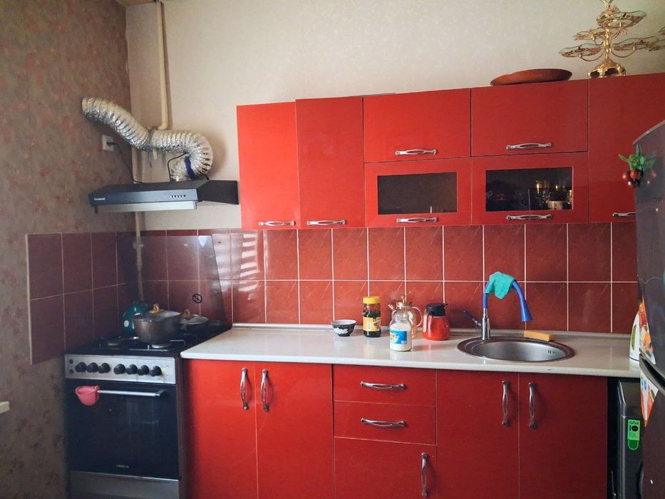 Чирчик ш. Навоий Высоко потолочный кирпичный дом 1х/2/2