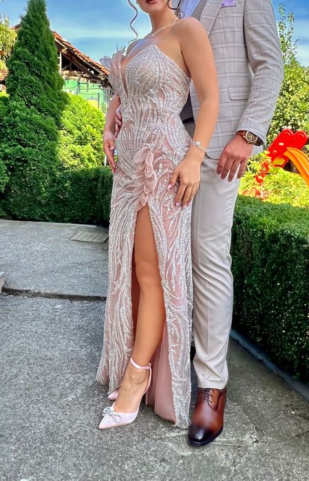 Рокля по тялото с цепка