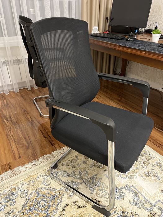 Продам офисные стулья