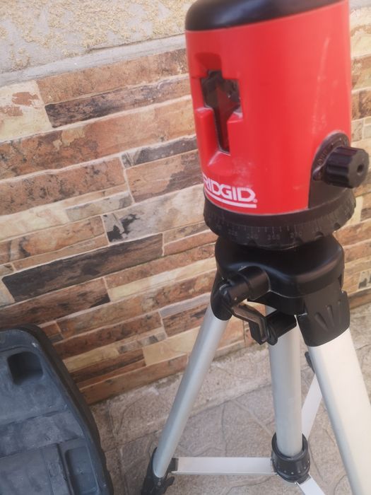 Ridgid micro CL100 Oбхват 30м Триножник