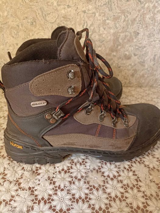 Продам мужские ботинки