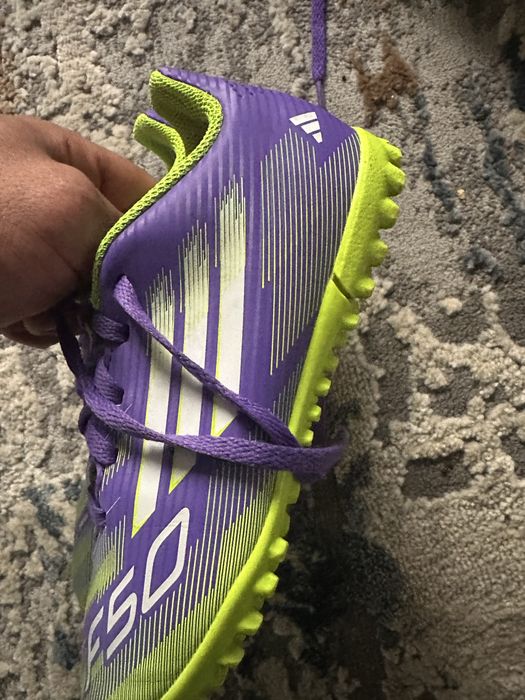 Adidas F50 Ghete sintetic si teren iarba  marimea 31 pentru copii