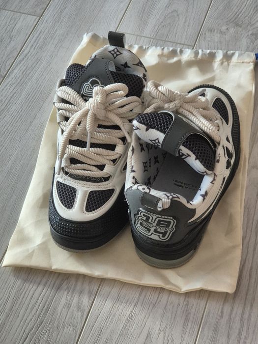Lv skate Louis vuitton black and white-MESAJ IN PRIVAT model foarte popular URGENT . PRET NEGOCIABIL