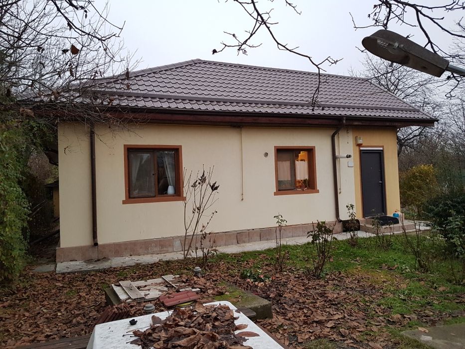 Casa și teren de închiriat