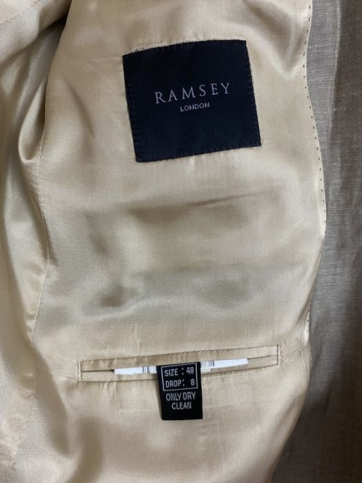 Продам новый костюм двойку