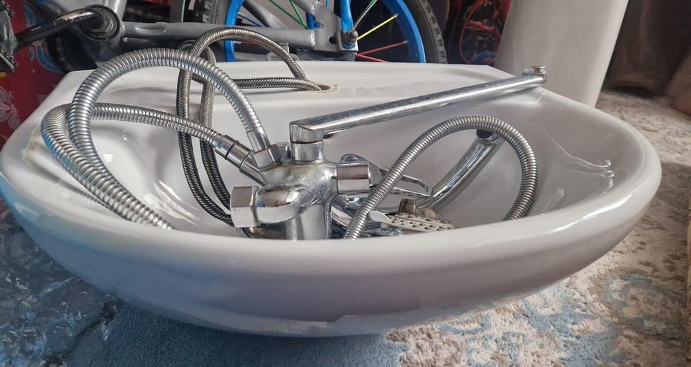 Продам раковину б/у с пъедесталом