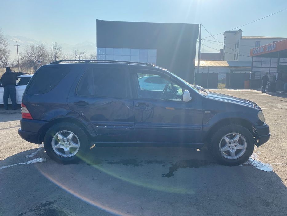 Продам машину Мерседес Мл 320